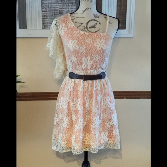Dress - Picture 1 of 3